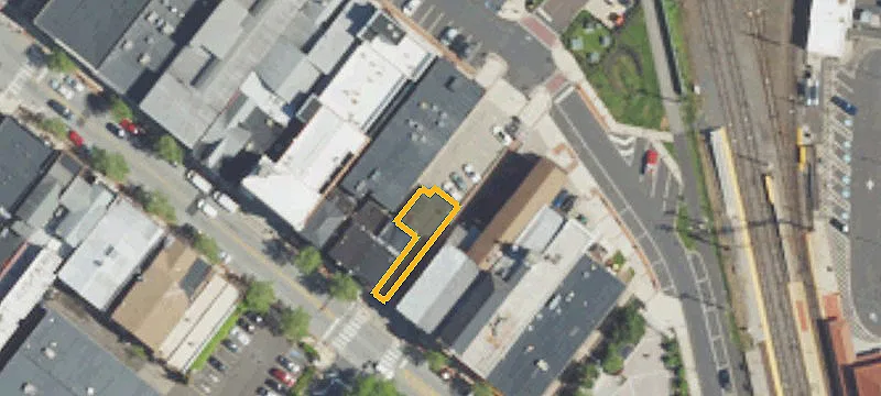 301 Main St