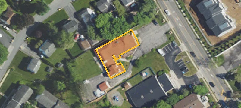 221 Henderson Rd