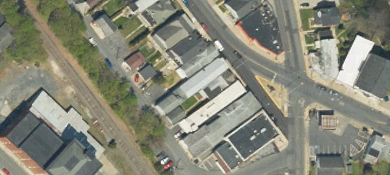 1222 Main St