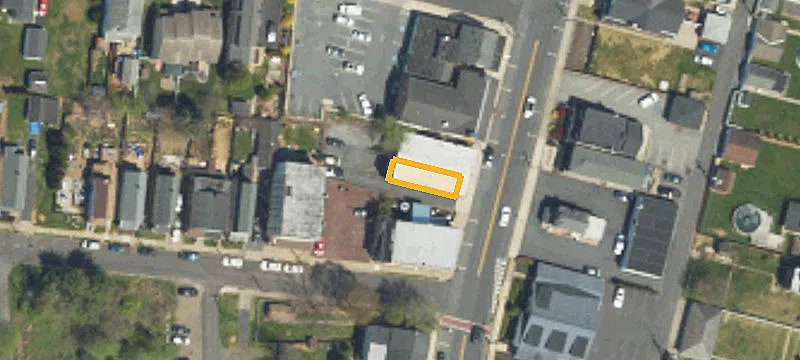 1220 Main St