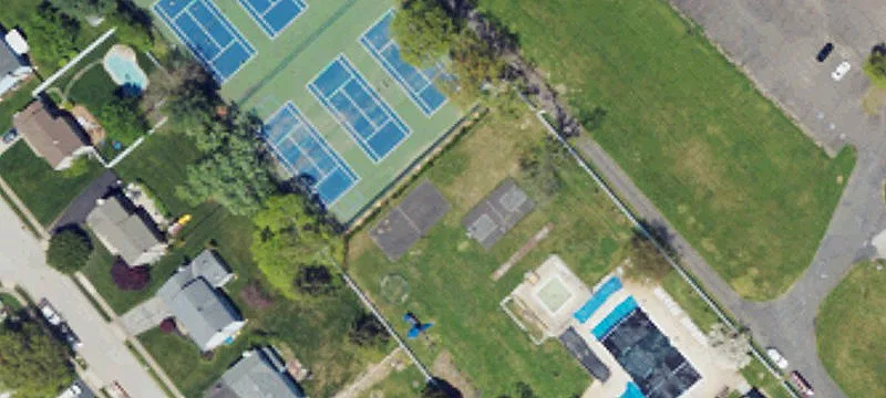 1005 Farm Ln