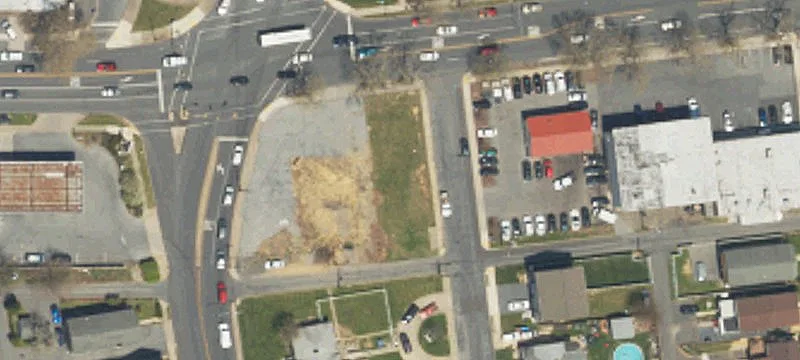 914-916 Un Blvd