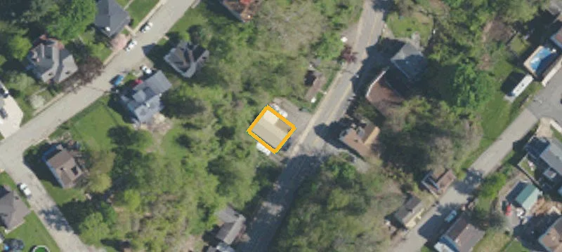 160 Ctr Ave