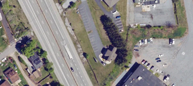 1590 Robinhood Dr