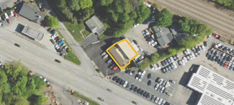 2 Lakeside Ave