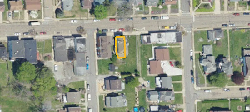 215 Ctr Ave