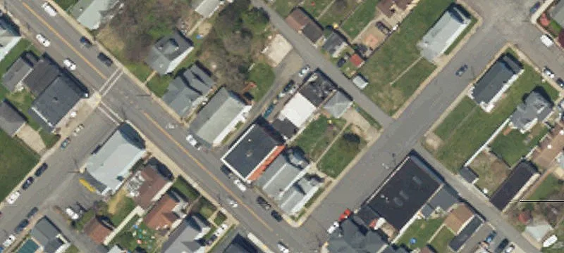 307 Oak St