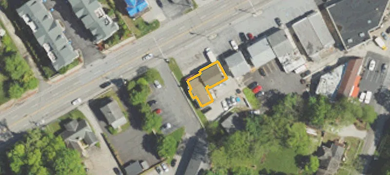 1028 Lancaster Ave