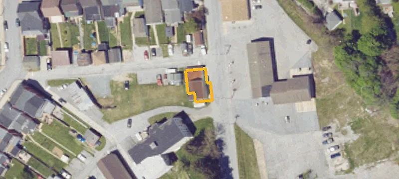 102 Maple Ln