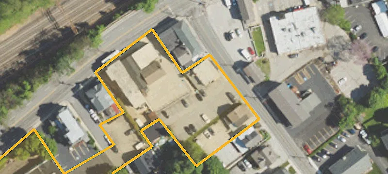700 Lancaster Ave