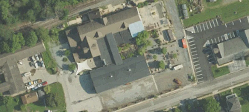 360 Cream St