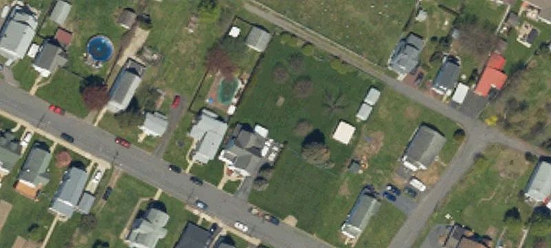 102 Henry St