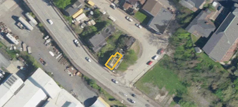 8 Kenmawr Ave
