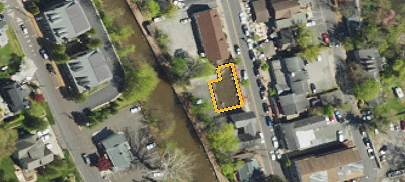 127 Main St
