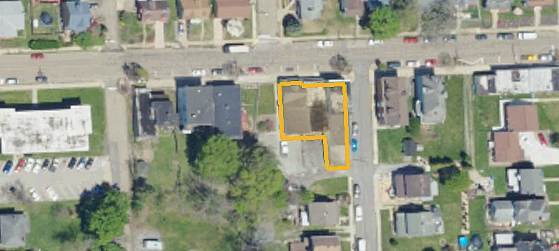 225 Ctr Ave