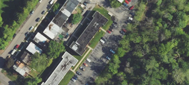 801 Laura Ln