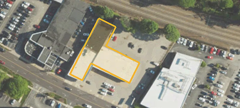 305 Lancaster Ave