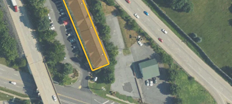 2047 Lincoln E Hwy