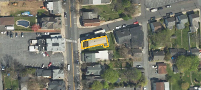 425 Main St