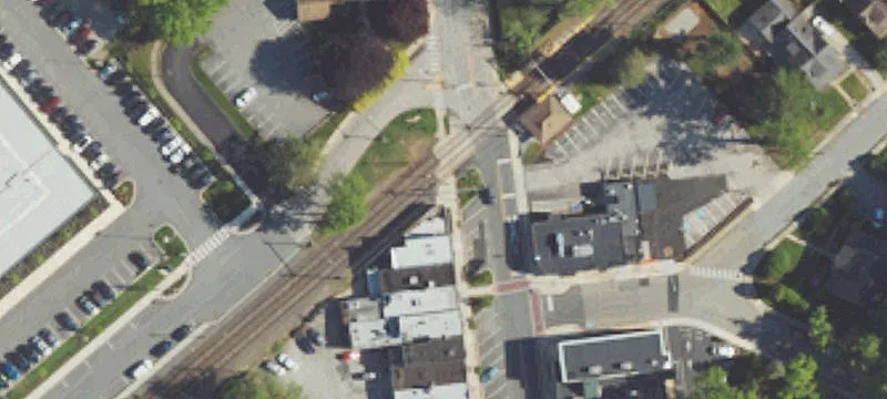 142 Saxer Ave
