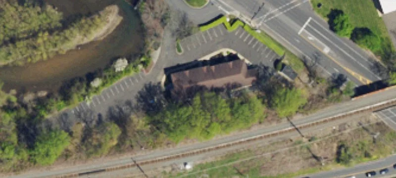 706 Lakeside Park