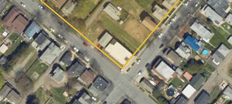 832 Webster Ave