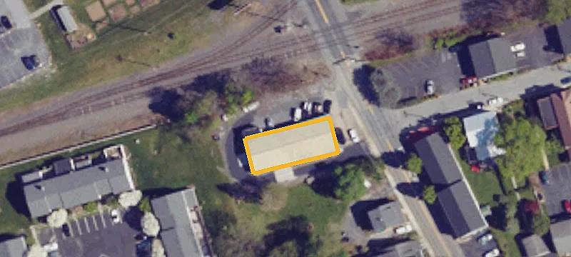 18 Railroad Ave