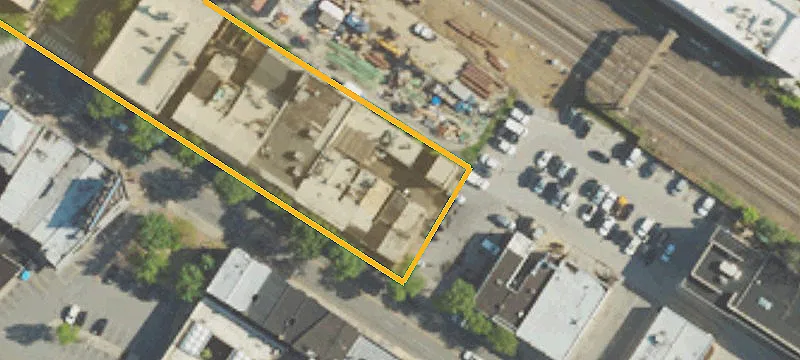 35 Lancaster Ave