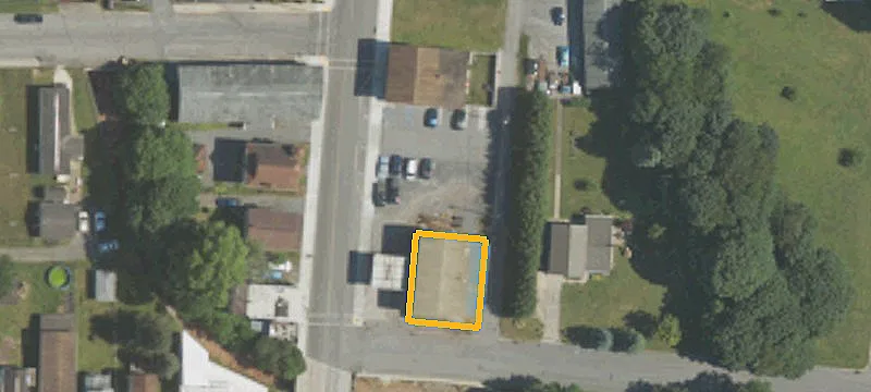 1011 Main St
