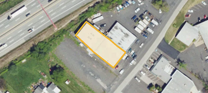 2424 Wyandotte Rd