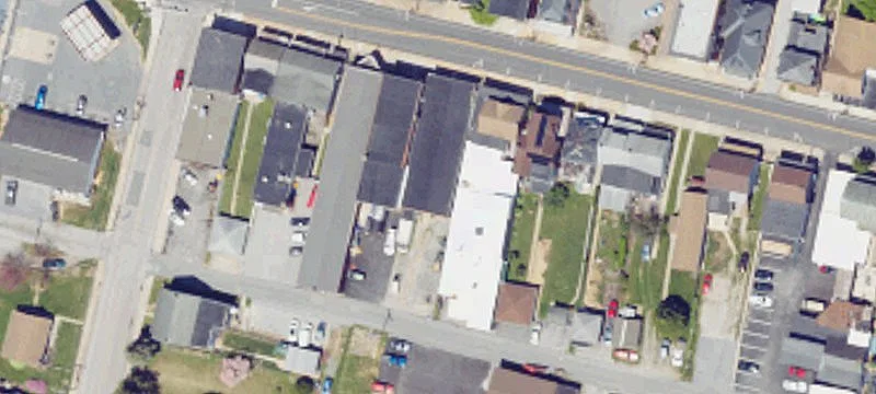 28 Main St