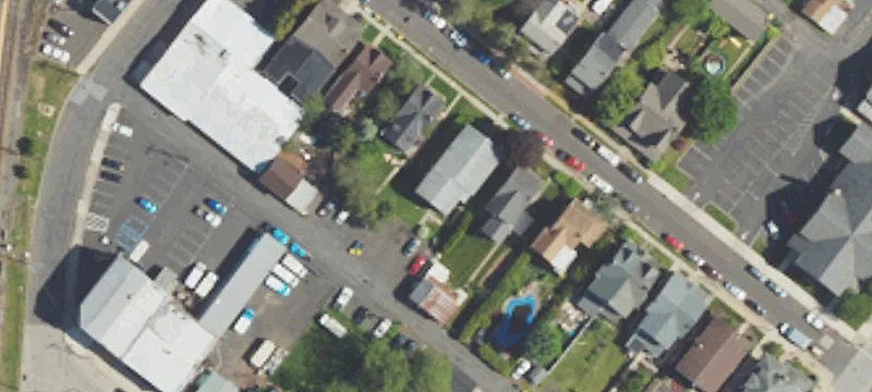 32 3rd St