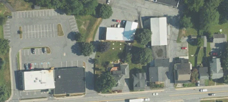 2073 Main St