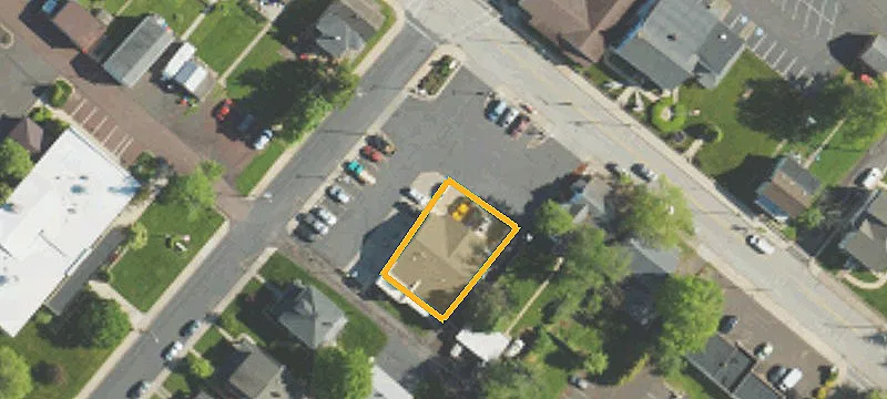 370 Main St