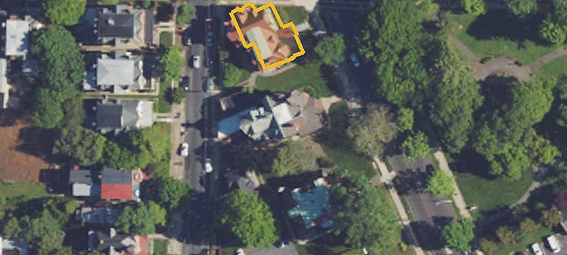 742 Ctr Ave
