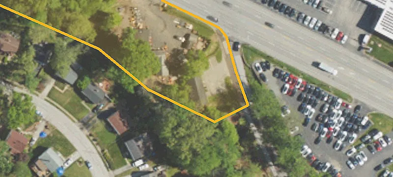 6 Lakeside Ave