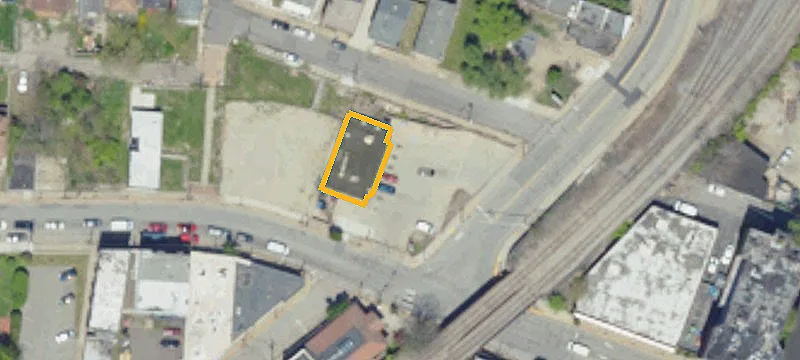 704 Chartiers Ave