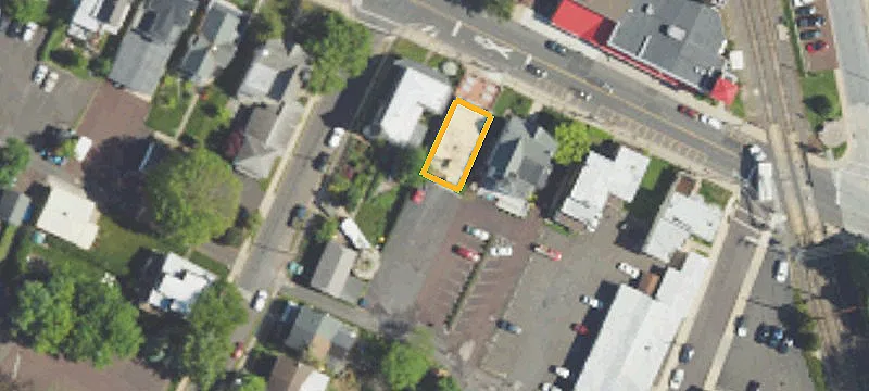 132 Main St