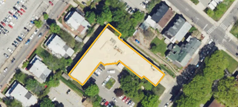 125 School House Ln