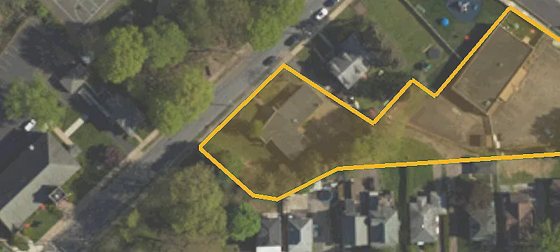 380 Old Riv Rd