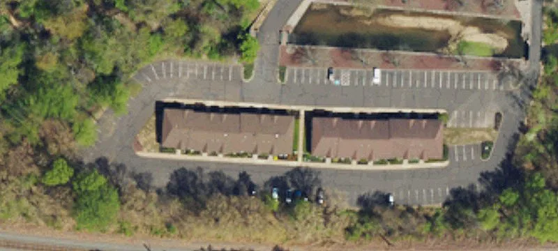 601 Lakeside Park