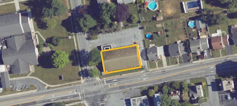 4918 Locust Ln