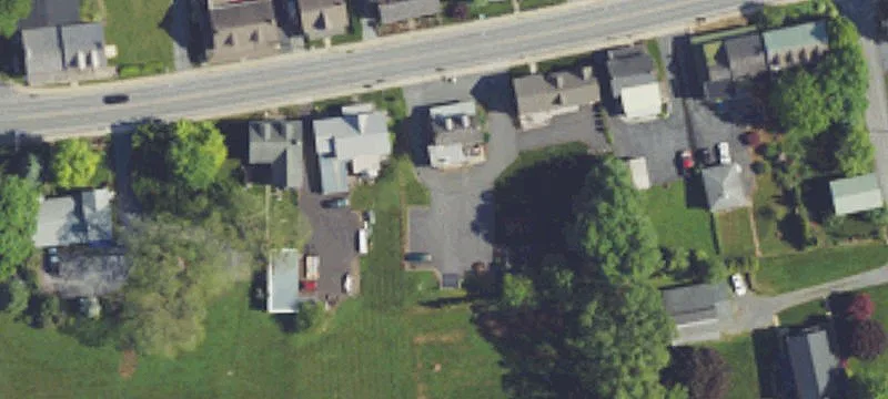 2122 Main St