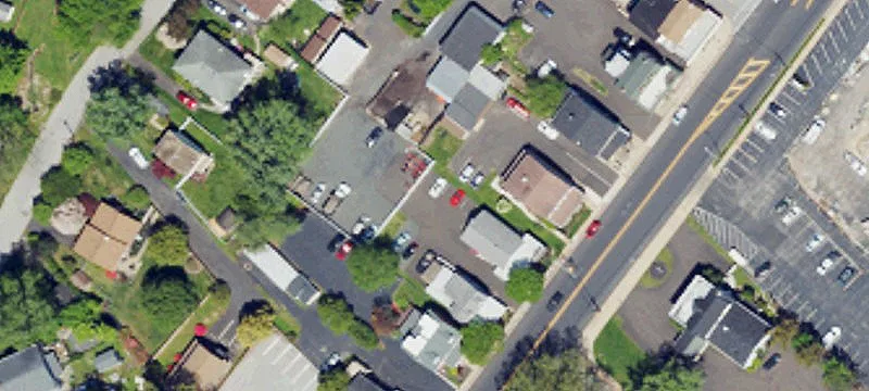 438 Easton Rd