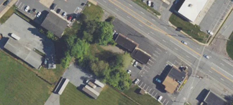 28 Ctr Ave