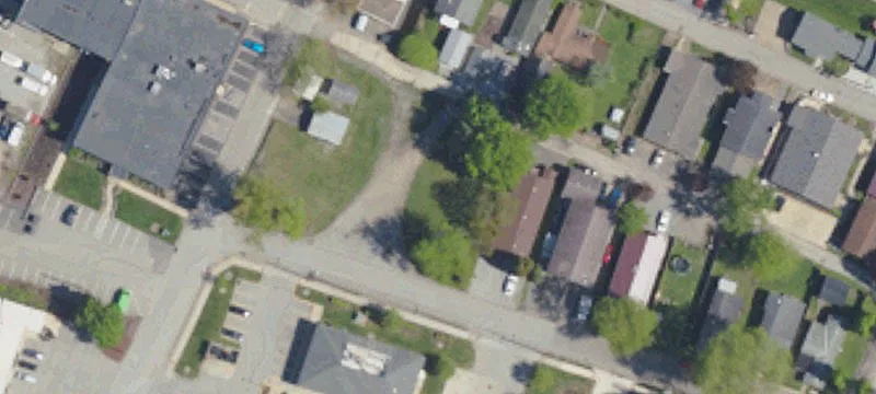 Woodland Ave