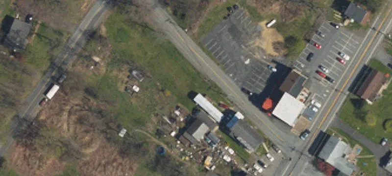 2484 Delaware Dr
