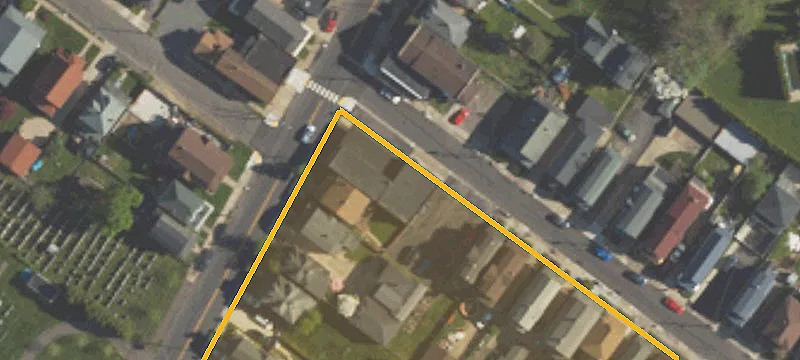 1218 Main St