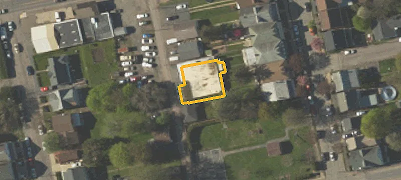 782 James St Rear