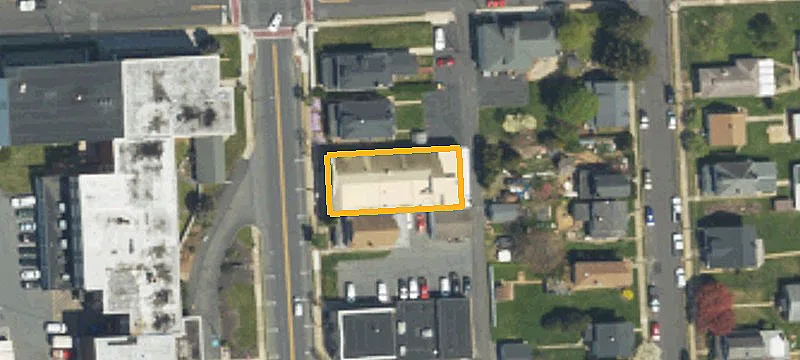 1075 Main St